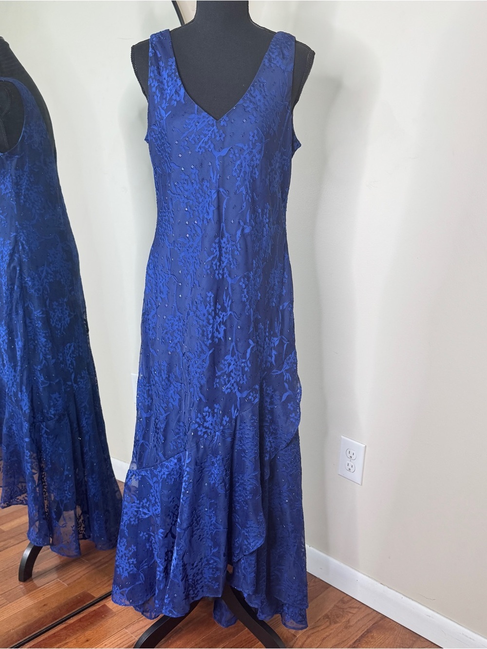 Alex Evenings Sleeveless Beaded Chiffon Mid Length Dress  Metallic Blue Size 14